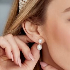 Arabella Pearl Drop Earrings 12 Arabella Pearl Drop Earrings -Carrie Elizabeth 240126 CEJ Bridal 2983 v12