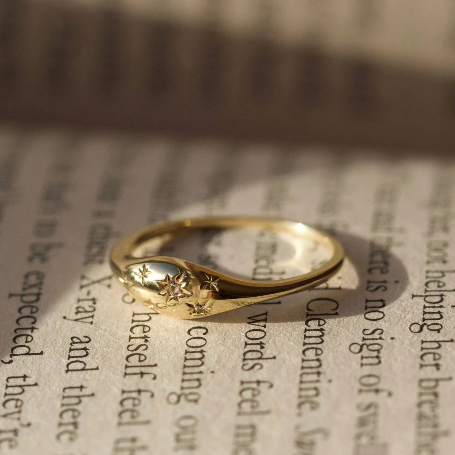 Marisa Star Set Sapphire Signet Ring 4 Marisa Star Set Sapphire Signet Ring - Image 4