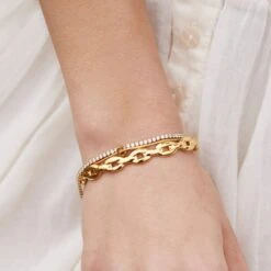 Chunky Chain Bangle -Carrie Elizabeth BH4A1934 v12 scaled