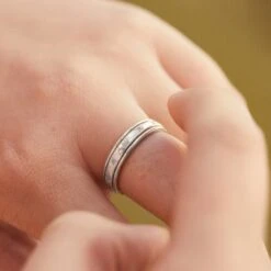 Star Set Diamond Spinning Ring -Carrie Elizabeth BH4A2001 v2 scaled