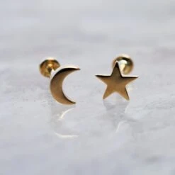 Crescent Moon Single Earring 14 Crescent Moon Single Earring -Carrie Elizabeth BH4A3067 scaled