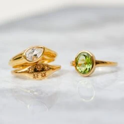 Zoe Sugg Courage Intention Ring In Peridot 12 Zoe Sugg Courage Intention Ring In Peridot -Carrie Elizabeth BH4A6635 v11 scaled