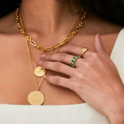 Violeta Green Onyx Ring -Carrie Elizabeth BH4A9802 v12 SMALL 47ca95ae aaf0 4ce0 9265 f3c13e5432eb