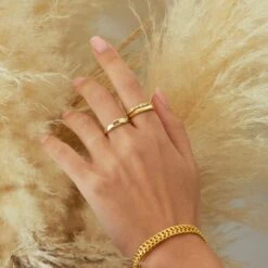 Engravable Vintage Signet Ring -Carrie Elizabeth IMG 0057copy4 scaled