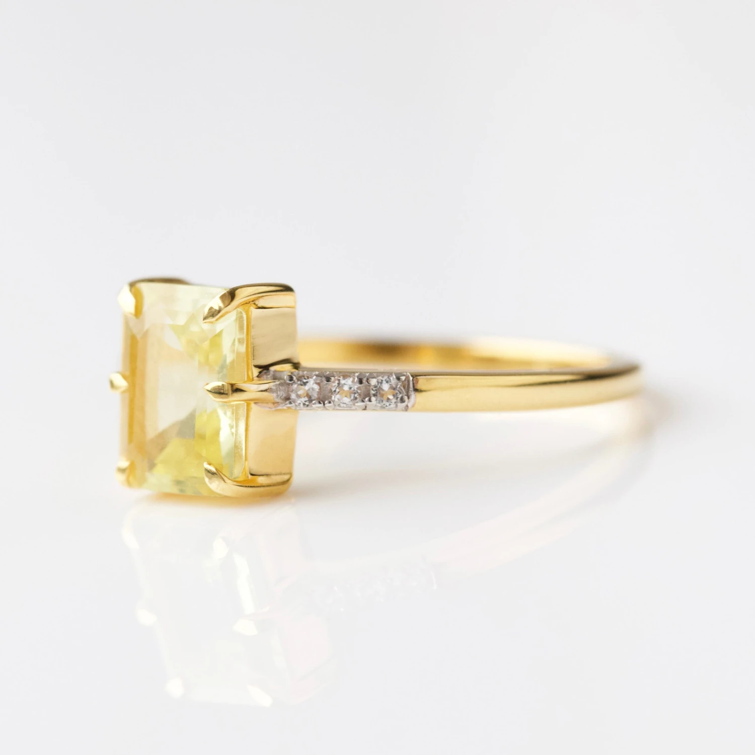 Savannah Lemon Quartz & Diamond Cocktail Ring 5 Savannah Lemon Quartz & Diamond Cocktail Ring - Image 5