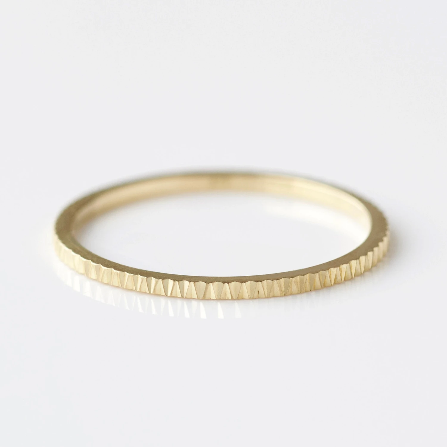 Hyacinth Diamond Cut Band 1 Hyacinth Diamond Cut Band