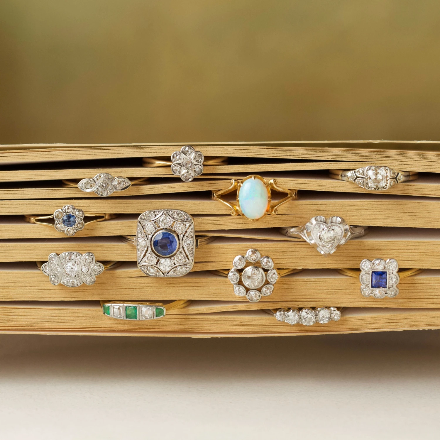 Vintage 18 Solid White Gold Sapphire And Diamond Ring - UK Size R 5 Vintage 18 Solid White Gold Sapphire And Diamond Ring - UK Size R - Image 5