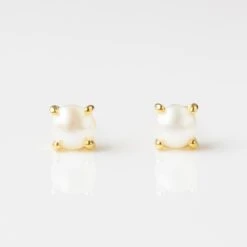 Pearl Stud Earring