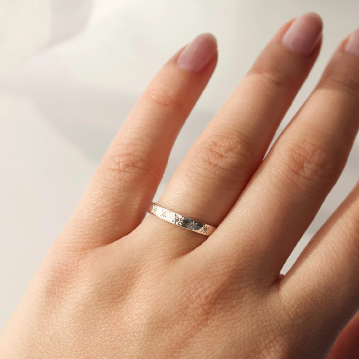 Simple Star Set Diamond Band 2 Simple Star Set Diamond Band - Image 2