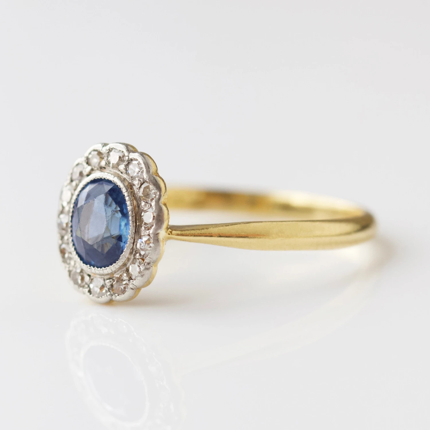 Vintage 18k Yellow Gold Sapphire And Diamond Ring - Uk Size M 1/2 6 Vintage 18k Yellow Gold Sapphire And Diamond Ring - Uk Size M 1/2 - Image 6