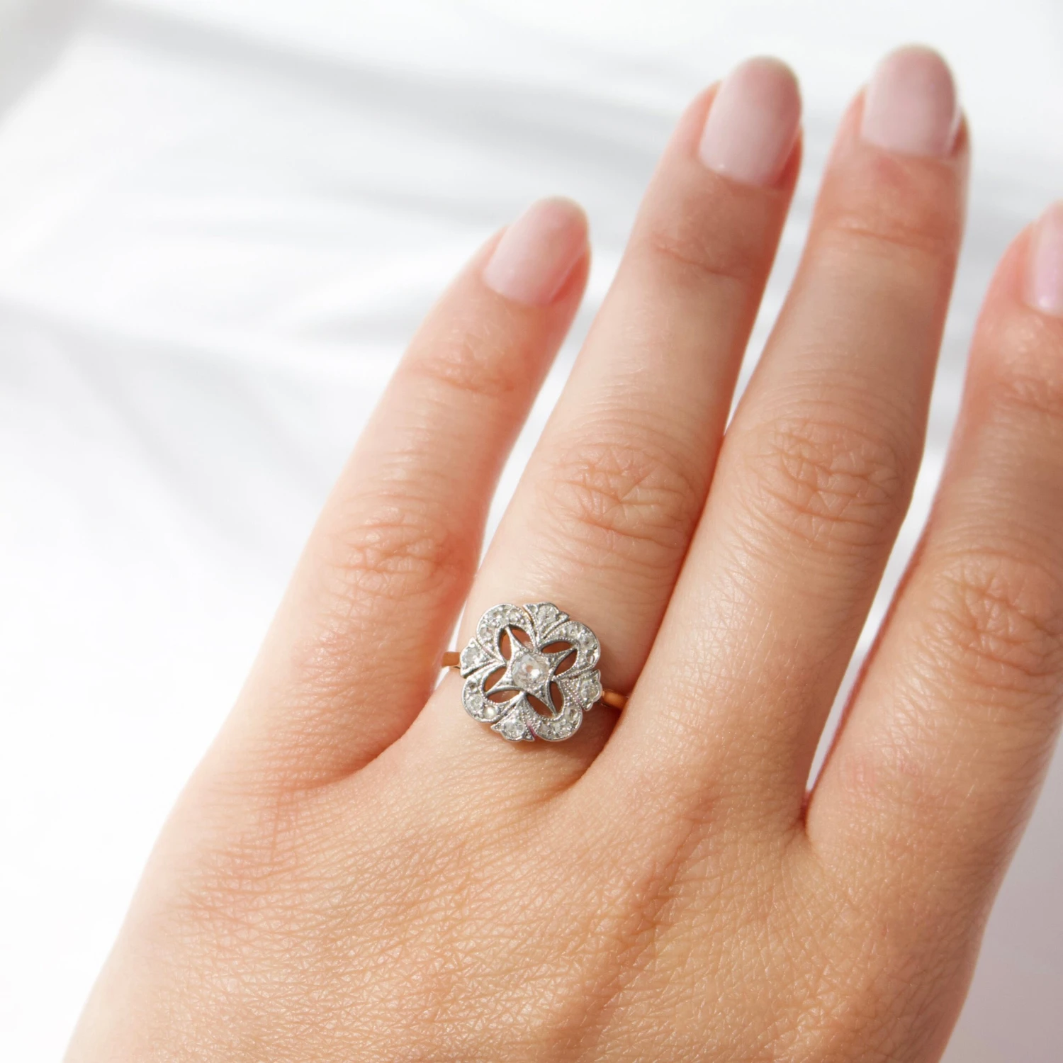 Vintage 18k Yellow Gold Diamond Ring - Uk Size K 1/2 2 Vintage 18k Yellow Gold Diamond Ring - Uk Size K 1/2 - Image 2