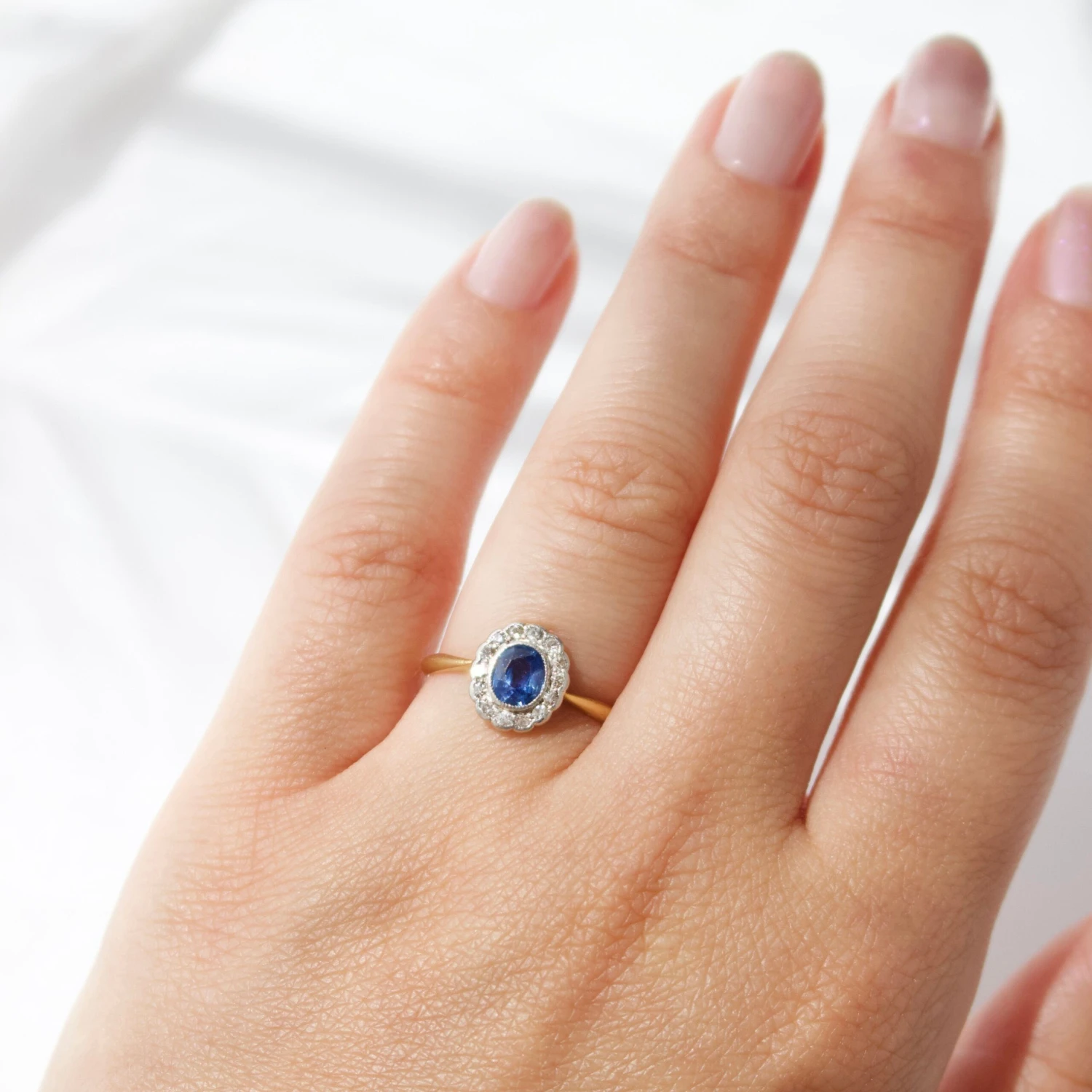 Vintage 18k Yellow Gold Sapphire And Diamond Ring - Uk Size M 1/2 2 Vintage 18k Yellow Gold Sapphire And Diamond Ring - Uk Size M 1/2 - Image 2