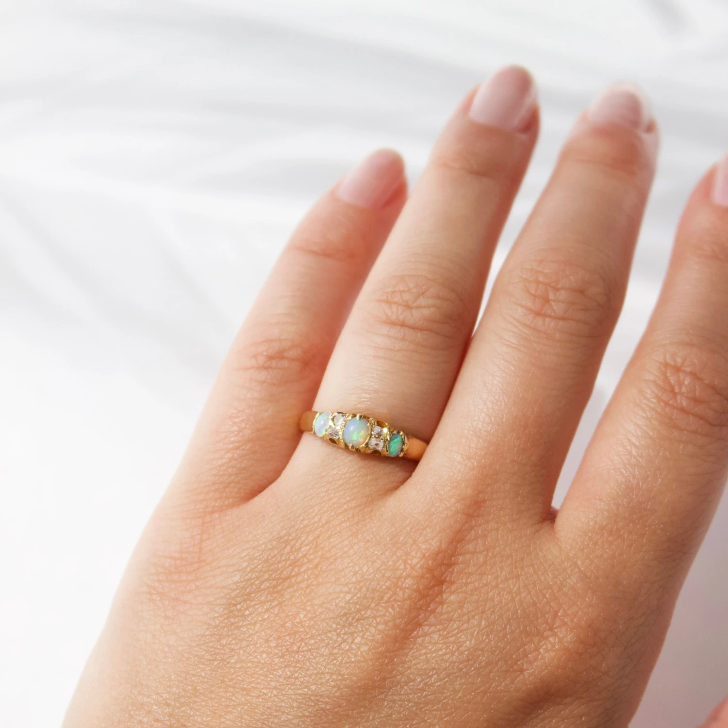 Vintage 18k Yellow Gold Opal And Diamond Ring - Uk Size N 1/2 2 Vintage 18k Yellow Gold Opal And Diamond Ring - Uk Size N 1/2 - Image 2