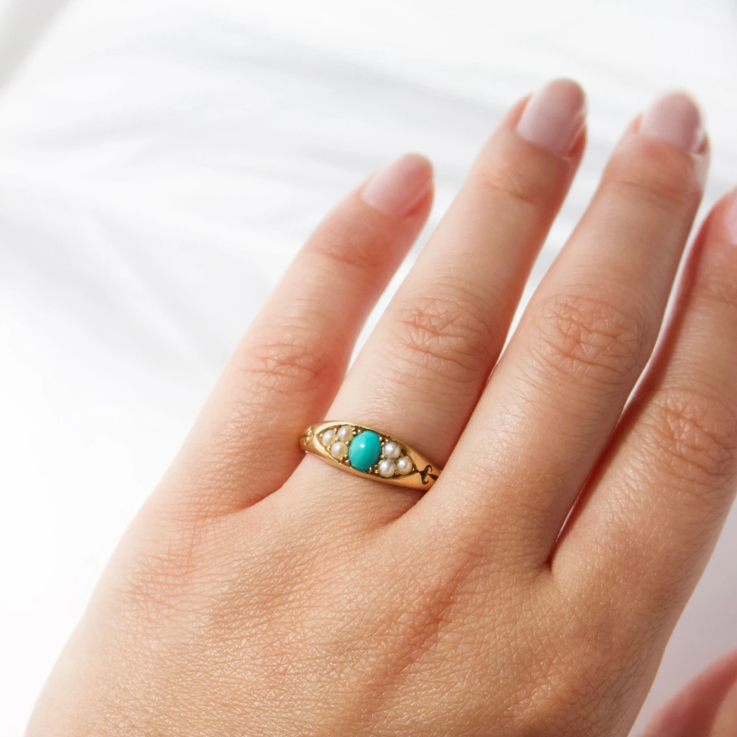 Vintage 18k Yellow Gold Turquoise And Pearl Ring - Uk Size O 2 Vintage 18k Yellow Gold Turquoise And Pearl Ring - Uk Size O - Image 2