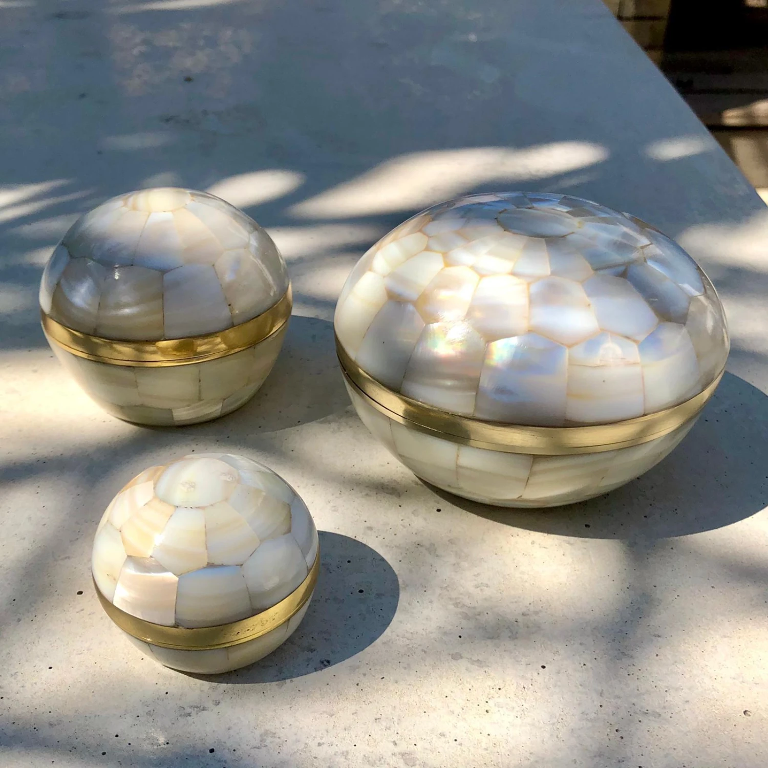 Medium Mother Of Pearl Trinket Pot 9 Medium Mother Of Pearl Trinket Pot - Image 9