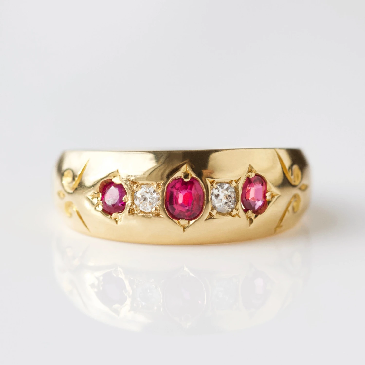 Vintage 18k Solid Yellow Gold Diamond And Ruby Ring Size - K 1 Vintage 18k Solid Yellow Gold Diamond And Ruby Ring Size - K